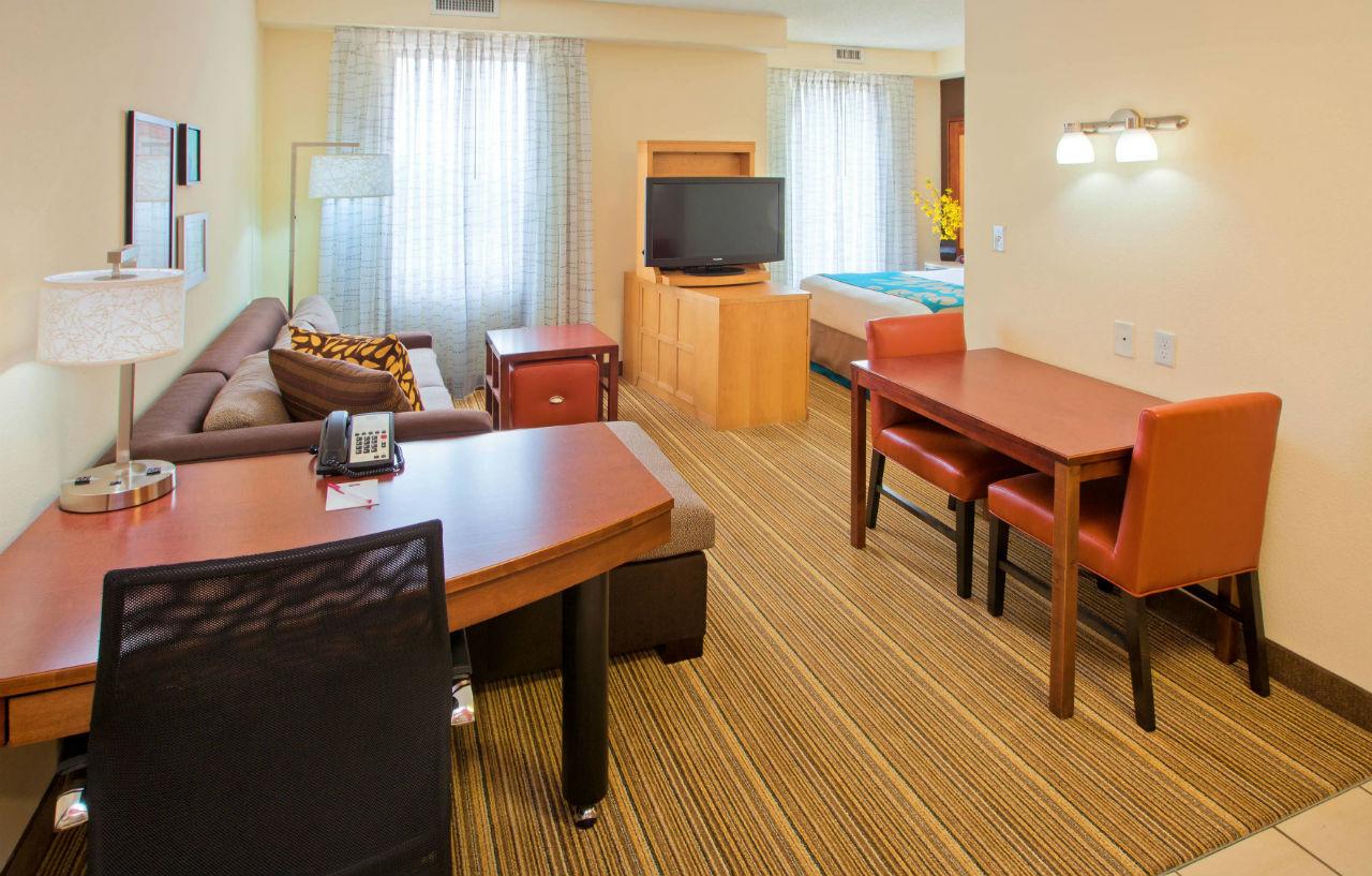 Downtown 3*