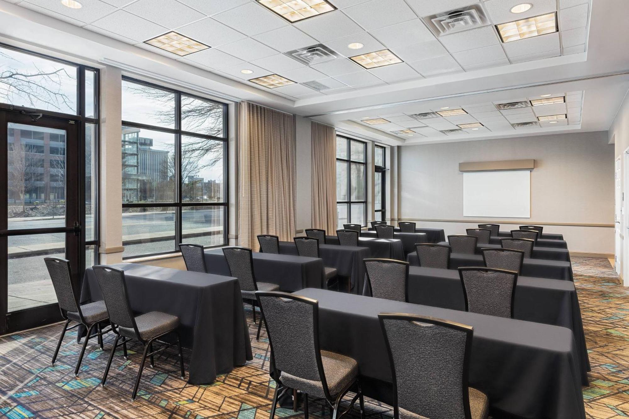 Downtown 3* Louisville