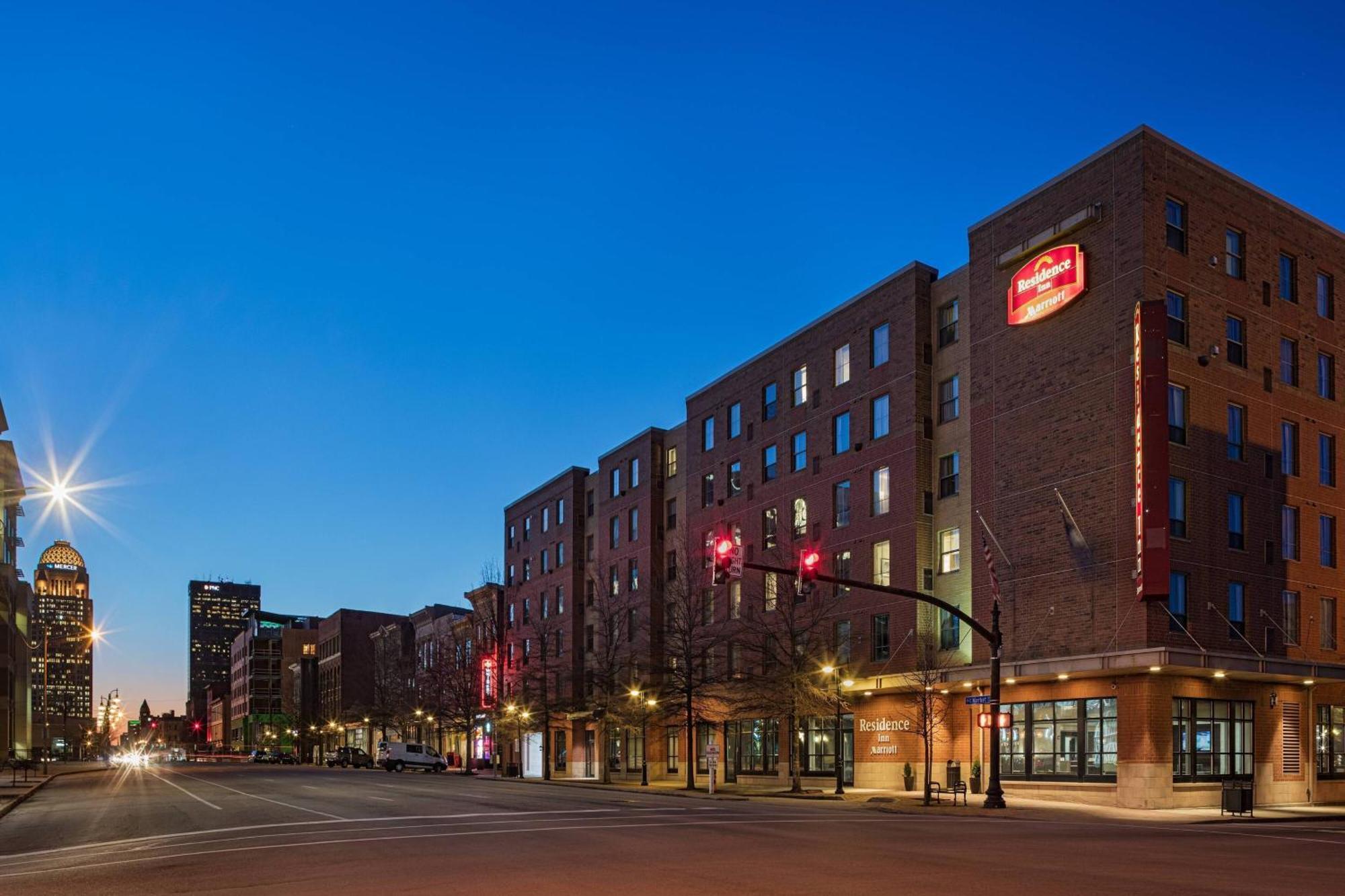 Downtown 3*